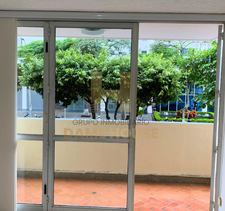 Apartamento_Los_Bucaros_sala_balcon