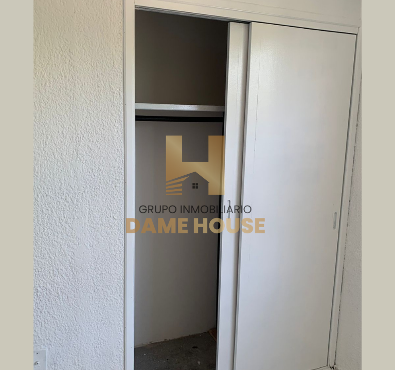 Apartamento_Trinitarios_paralela_armario_2