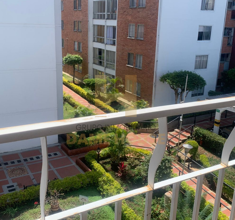 Apartamento_Trinitarios_paralela_balcon