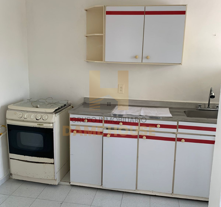 Apartamento_Trinitarios_paralela_cocina