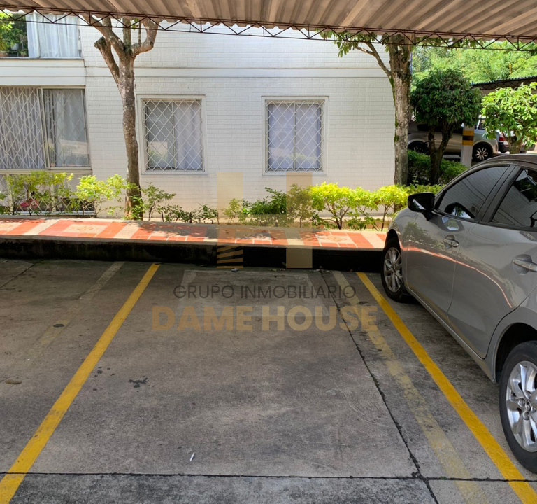 Apartamento_Trinitarios_paralela_parqueadero_4