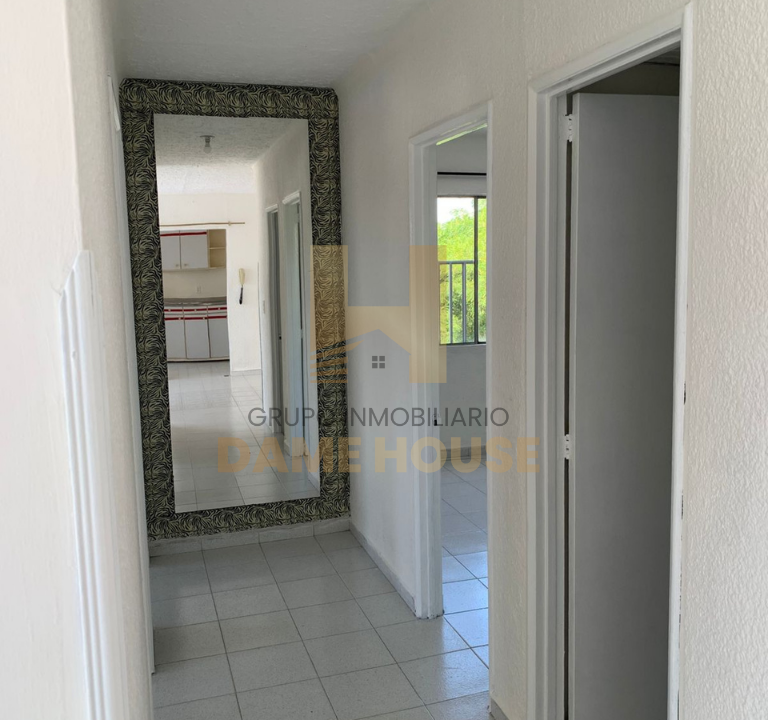 Apartamento_Trinitarios_paralela_pasillo